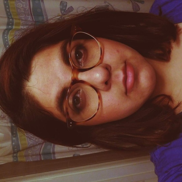 Meet your Posher, Iris - Picture 1 of 1